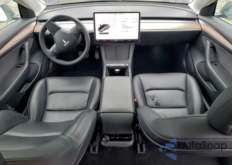 2022 Tesla Model 3 z USA, uszkodzony, nr VIN 5YJ3E1EB8NF111855